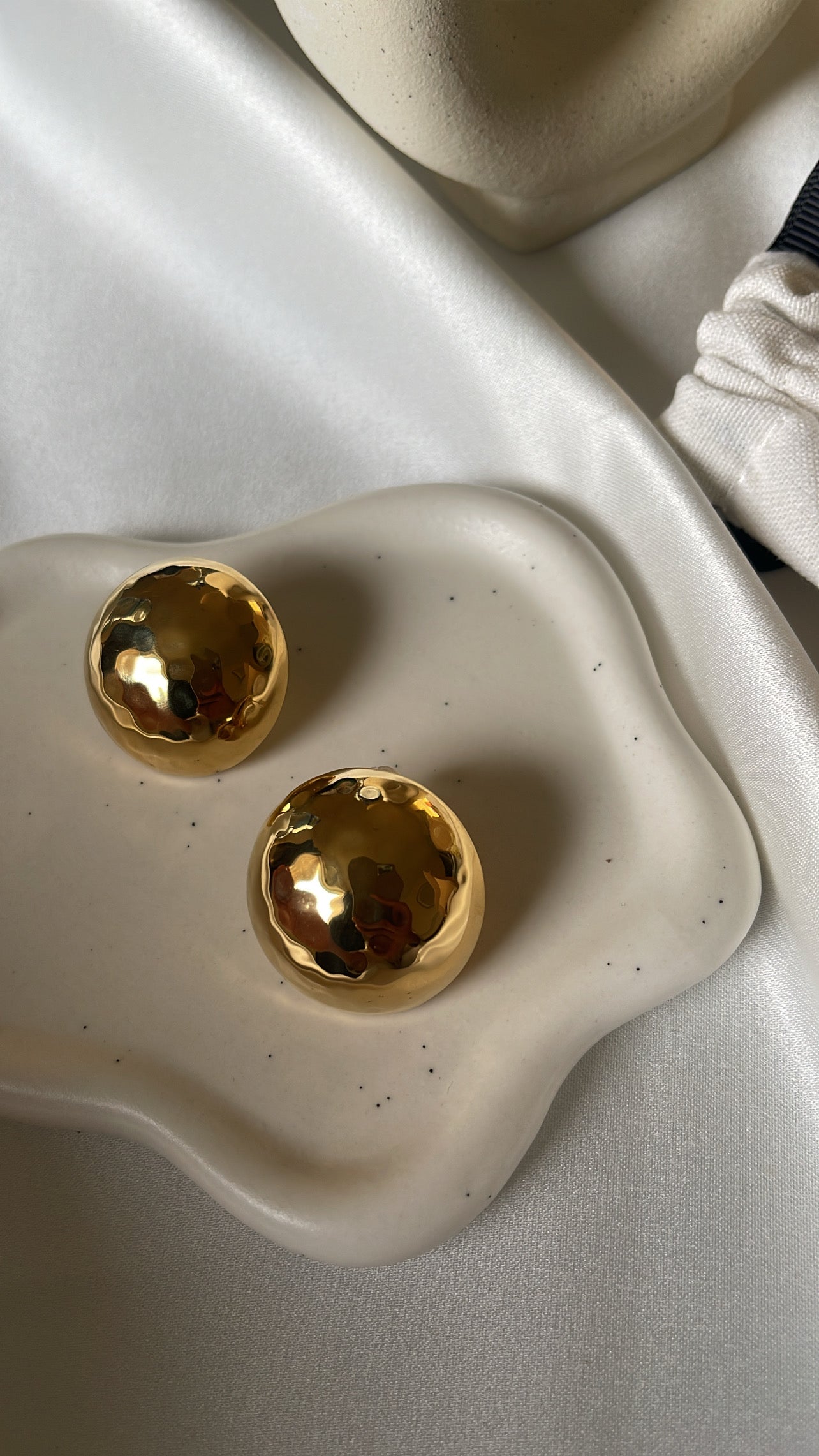 Round Earrings